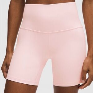 lululemon high rise align shorts in pink pearl